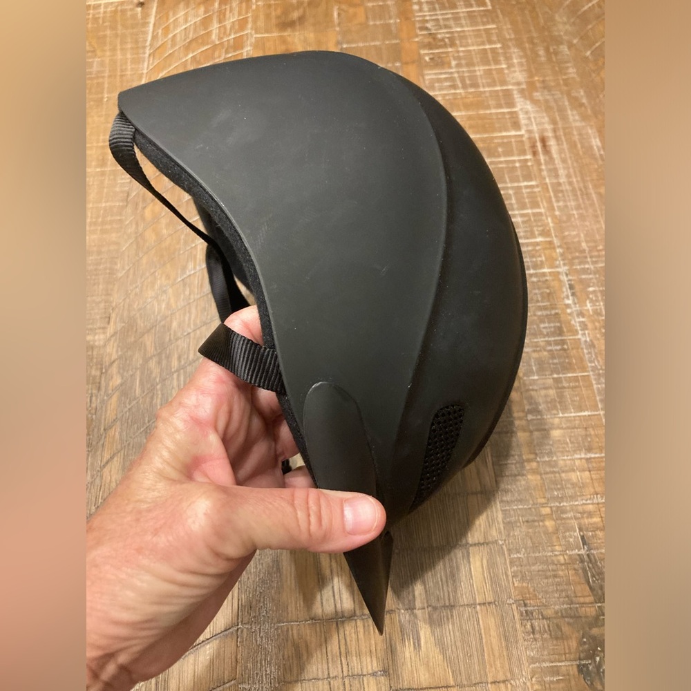 Kids Black Riding Helmet - Picture 3 of 7